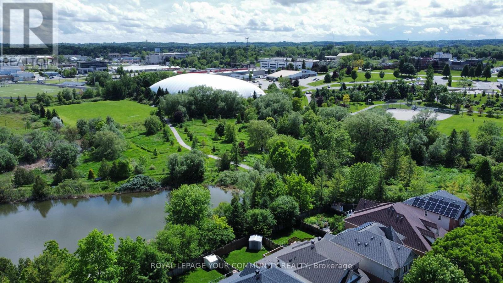 Photo 43 of 42 Woodroof Crescent, Aurora ON