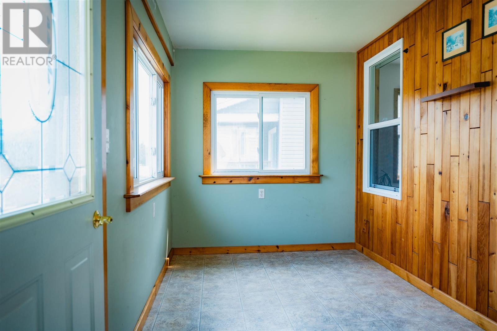 Photo 5 of 391 Douglas St, Sault Ste Marie ON