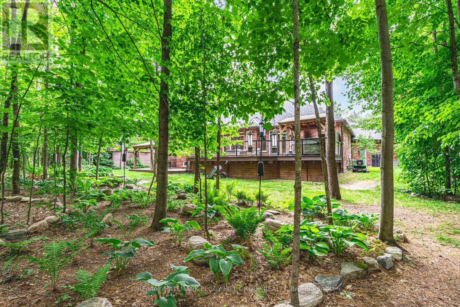 Photo 31 of 11 Emerald Terrace, Oromedonte ON