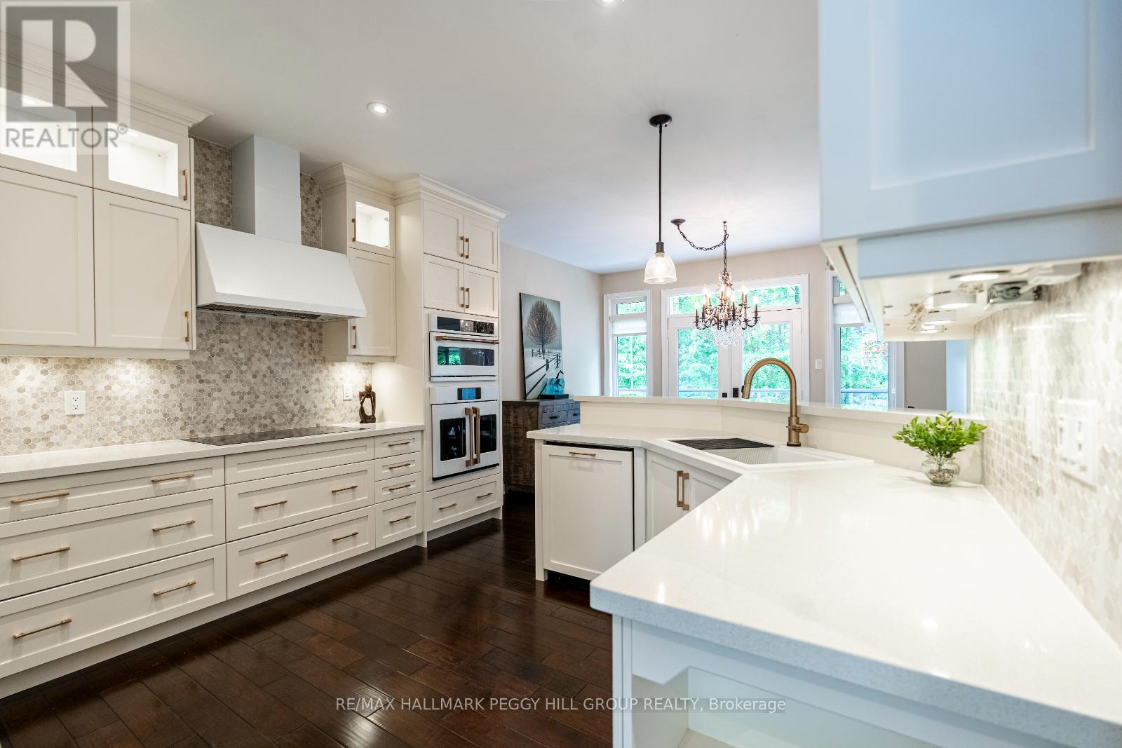 Photo 4 of 11 Emerald Terrace, Oromedonte ON