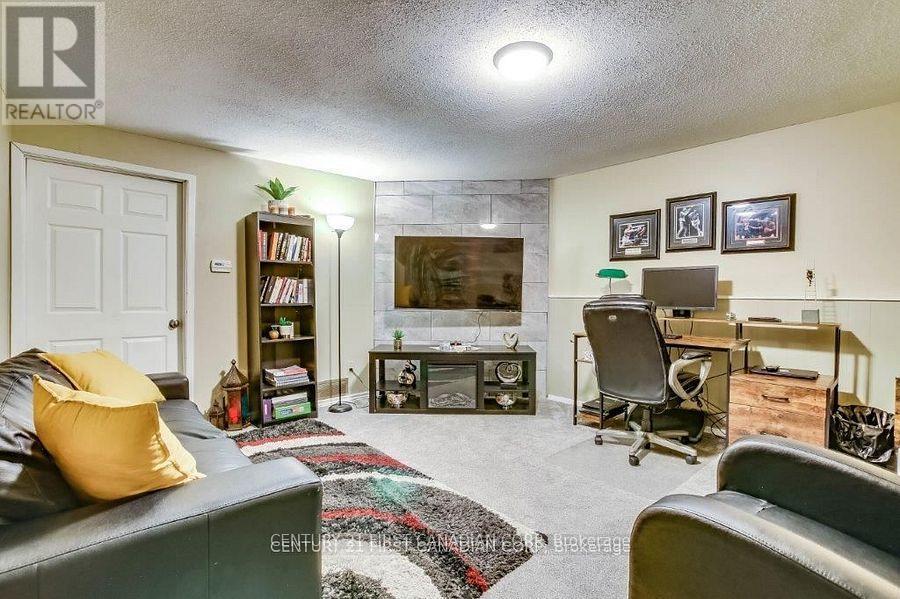 Photo 14 of 32 700 Exeter Road, London South ON