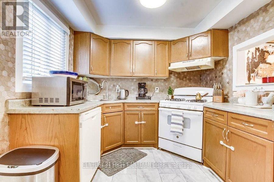 Photo 6 of 32 700 Exeter Road, London South ON