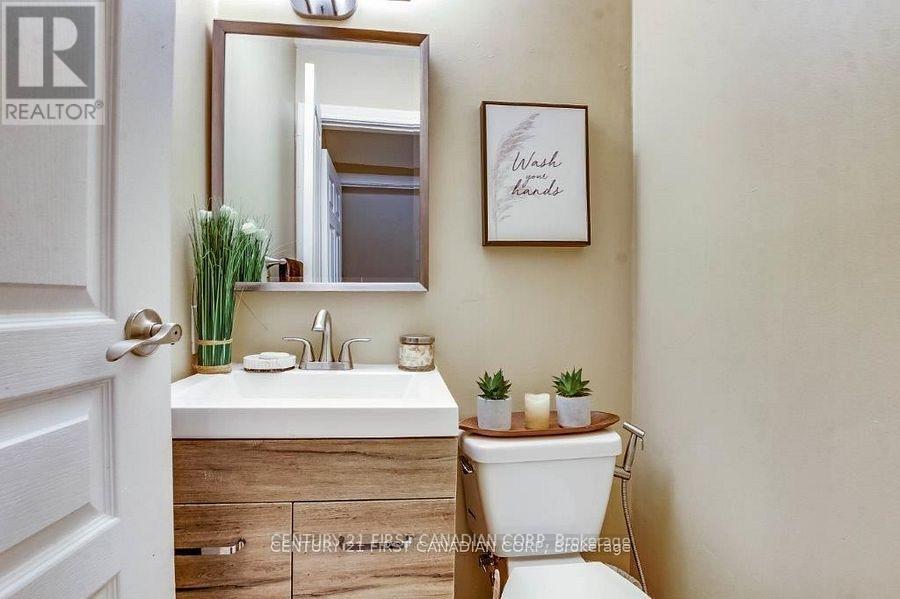 Photo 8 of 32 700 Exeter Road, London South ON