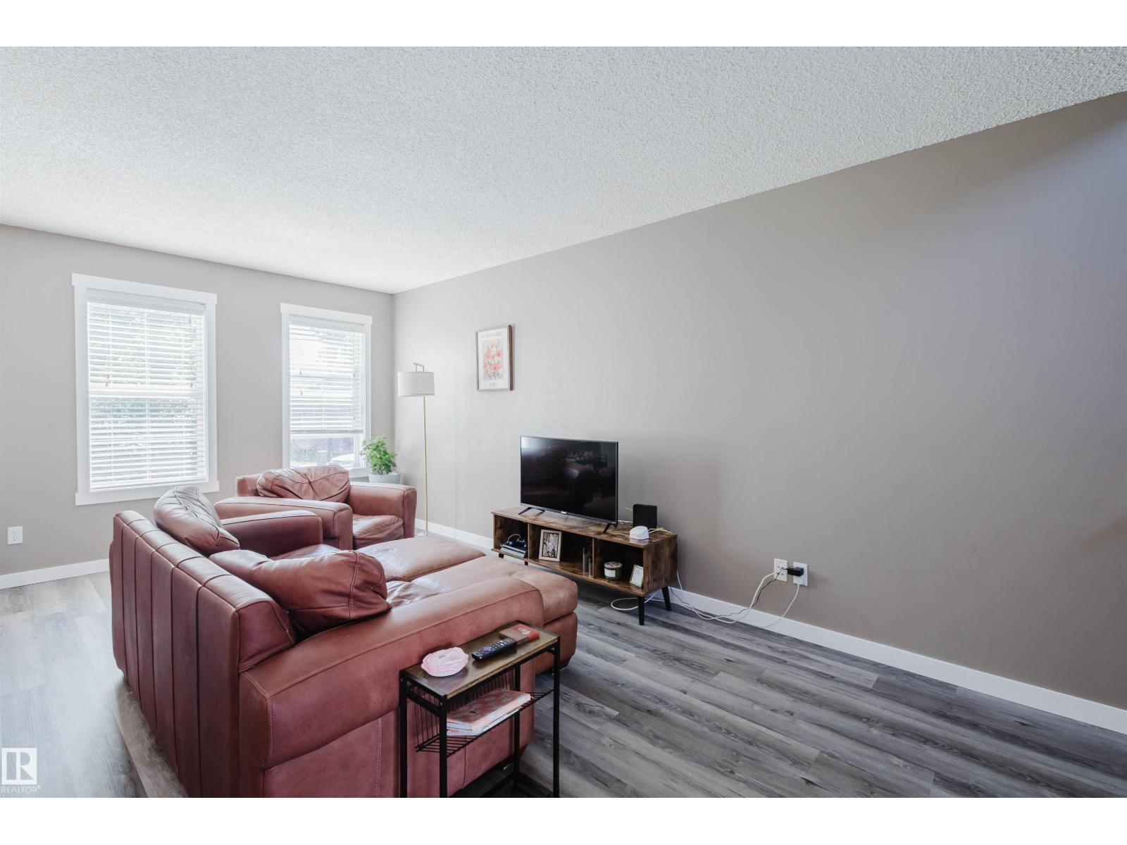 Photo 10 of 3032 Trelle Cr Nw, Edmonton AB