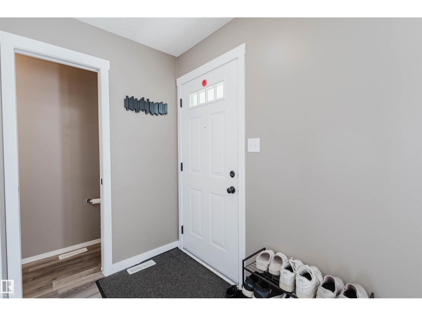Photo 7 of 3032 Trelle Cr Nw, Edmonton AB
