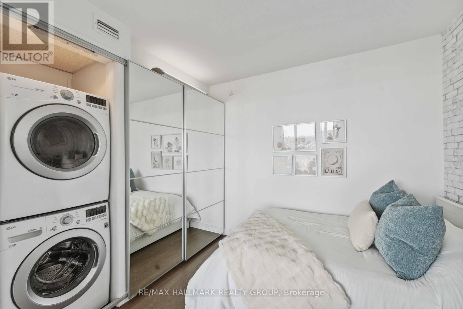 Photo 12 of 1602 111 Champagne Avenue S, Ottawa ON