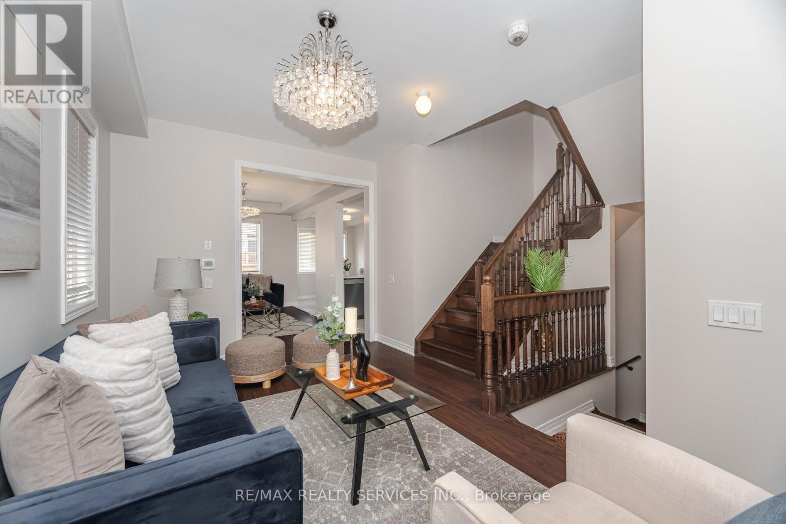 Photo 11 of 20 Blackberry Valley Crescent, Caledon ON