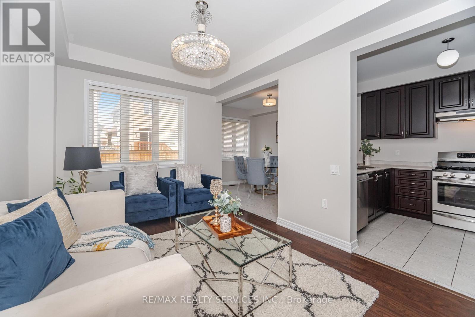 Photo 13 of 20 Blackberry Valley Crescent, Caledon ON