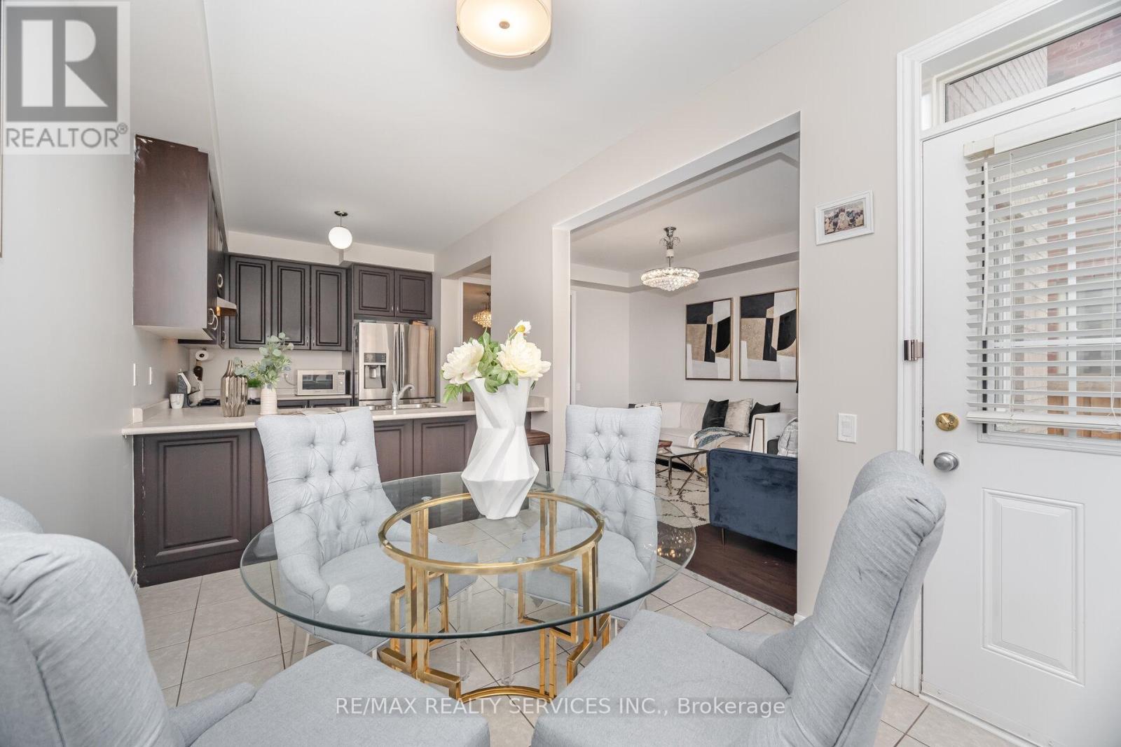 Photo 17 of 20 Blackberry Valley Crescent, Caledon ON