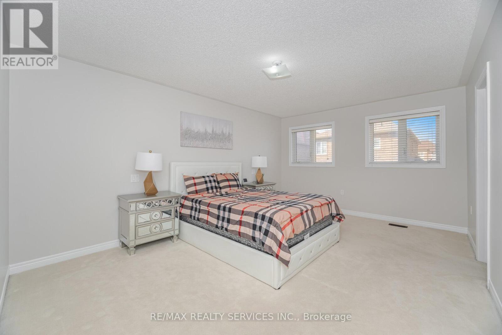 Photo 21 of 20 Blackberry Valley Crescent, Caledon ON