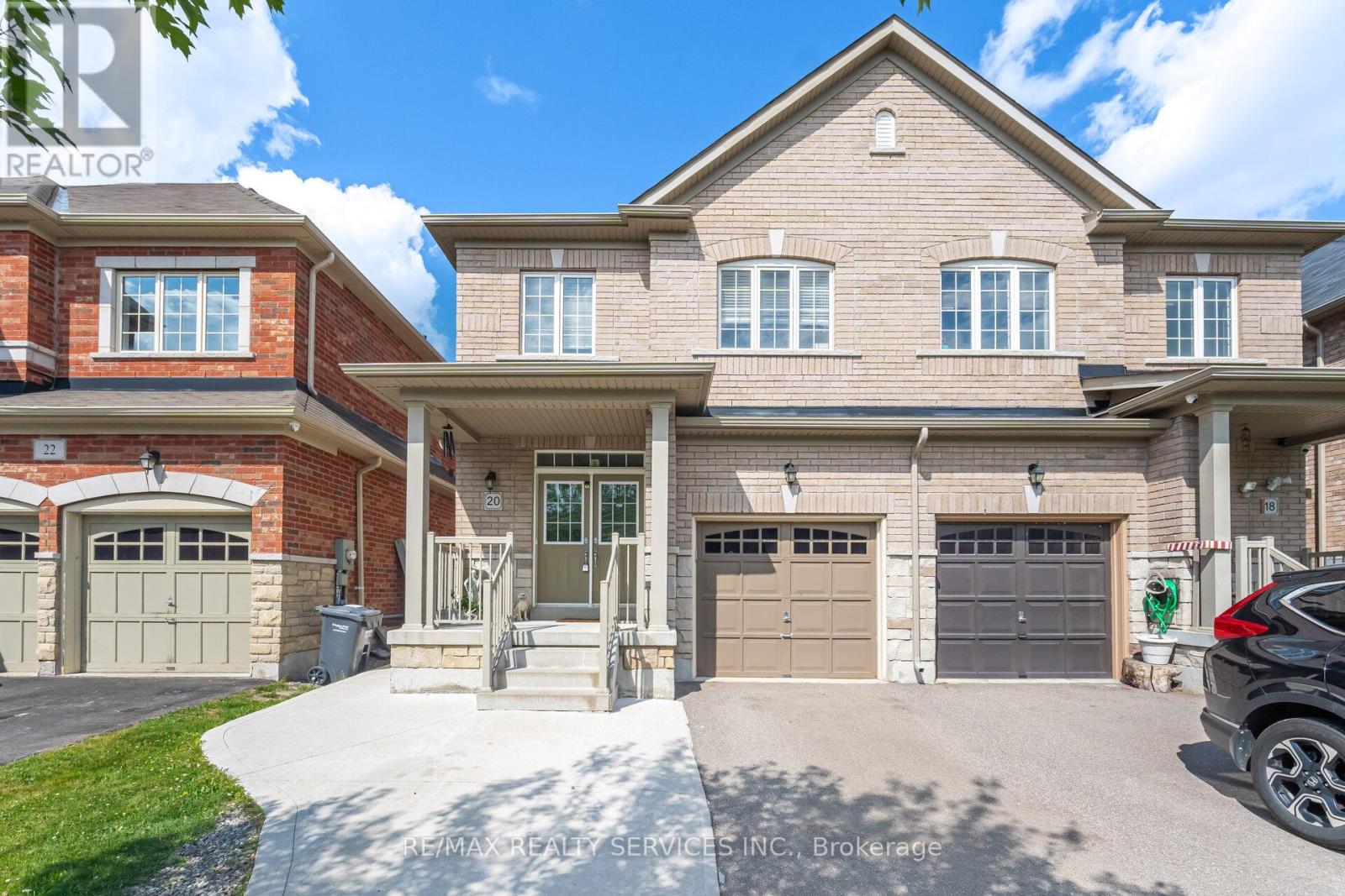 Photo 5 of 20 Blackberry Valley Crescent, Caledon ON