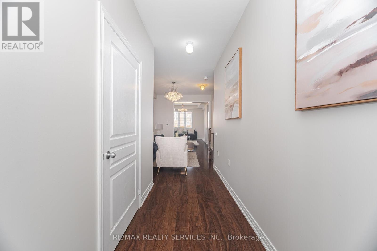 Photo 9 of 20 Blackberry Valley Crescent, Caledon ON