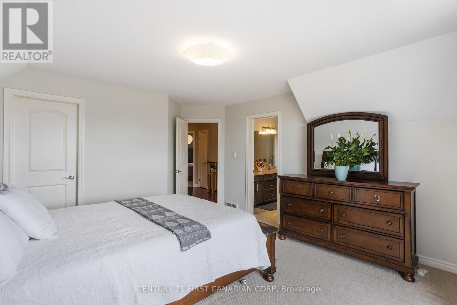 Photo 18 of 6621 Navin Crescent, London South ON