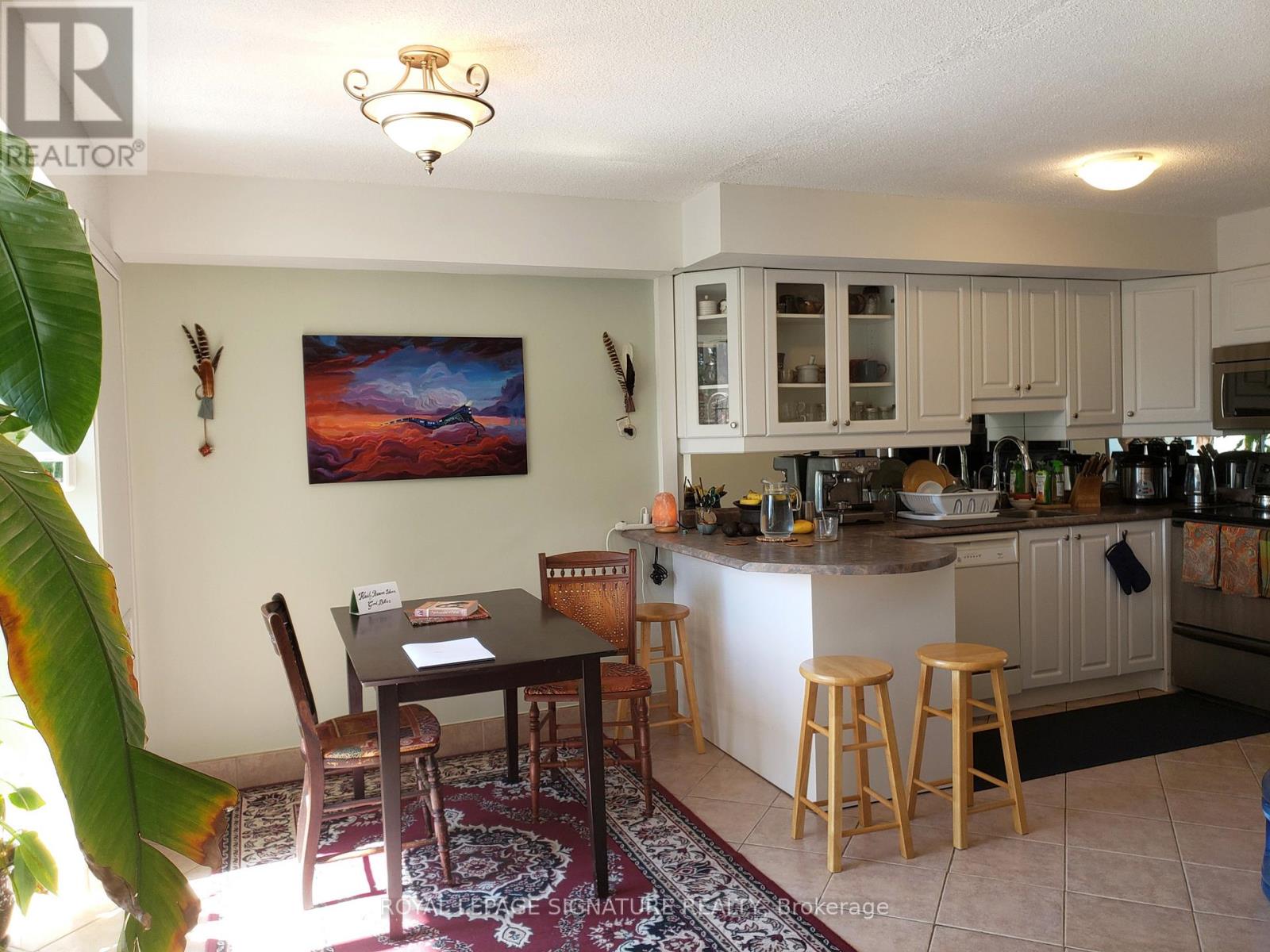 Photo 5 of 314 1300 Marlborough Court, Oakville ON