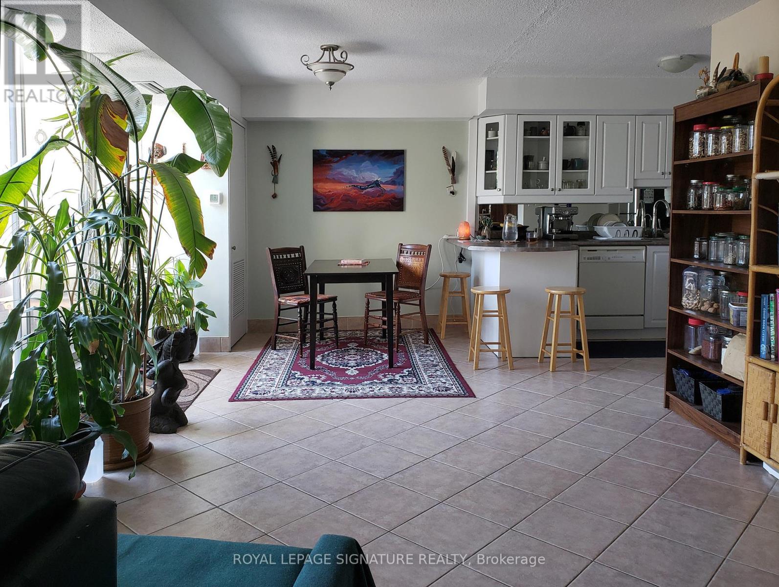 Photo 6 of 314 1300 Marlborough Court, Oakville ON