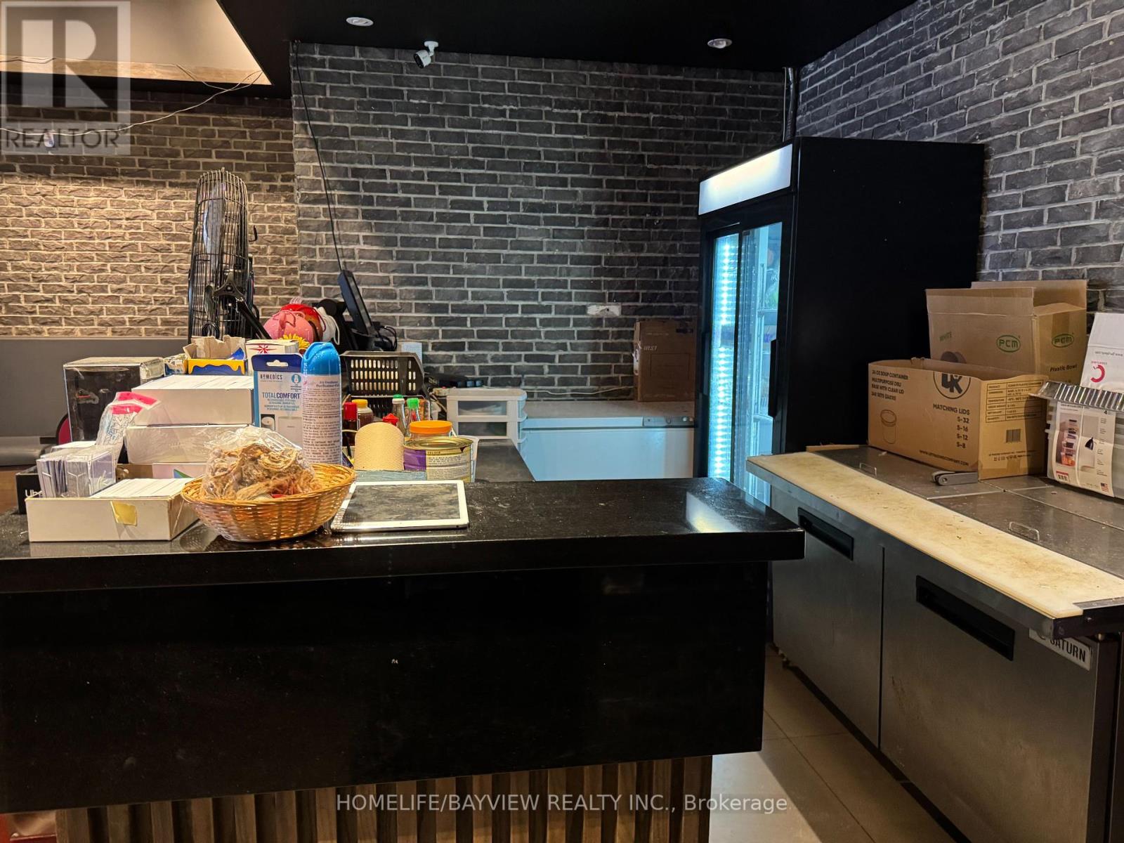 Photo 7 of 3 16640 Yonge Street, Newmarket ON