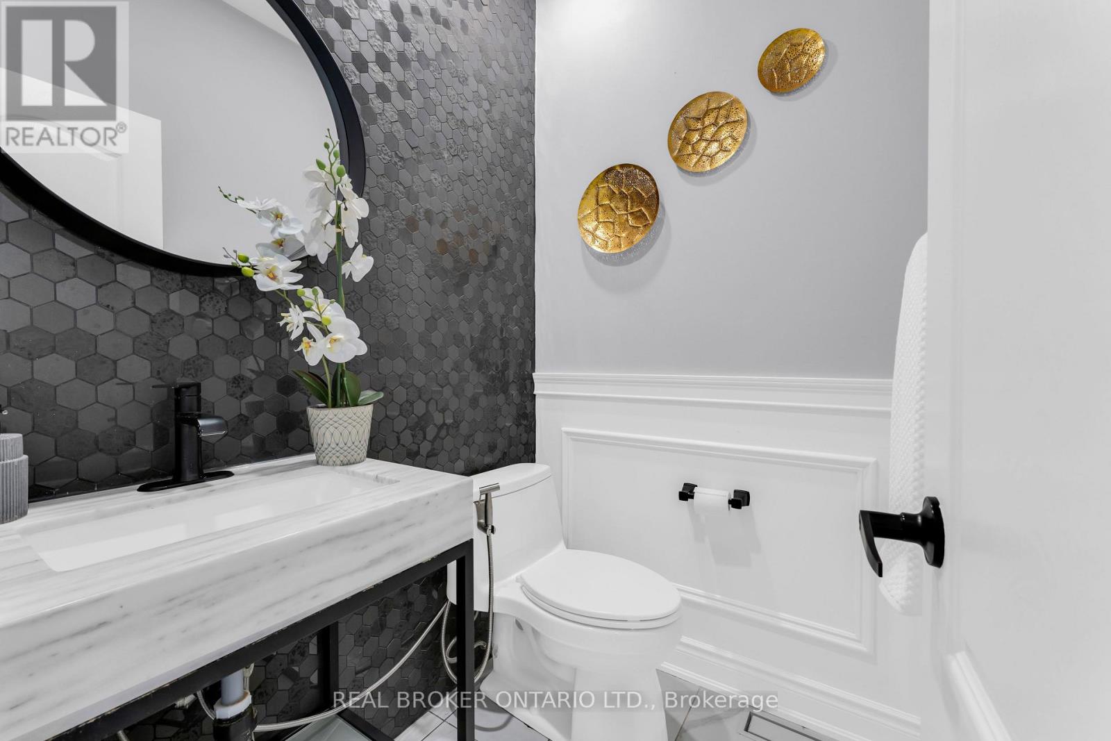 Photo 42 of 2293 Woodcrest Drive, Oakville ON