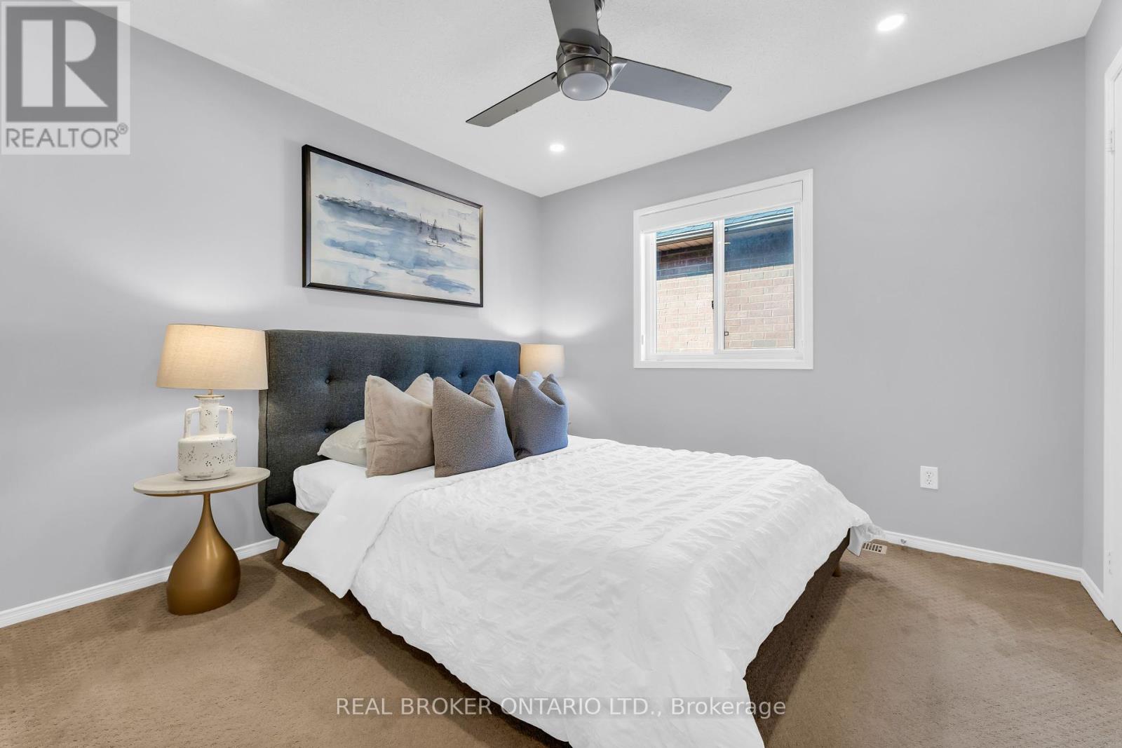 Photo 19 of 2293 Woodcrest Drive, Oakville ON