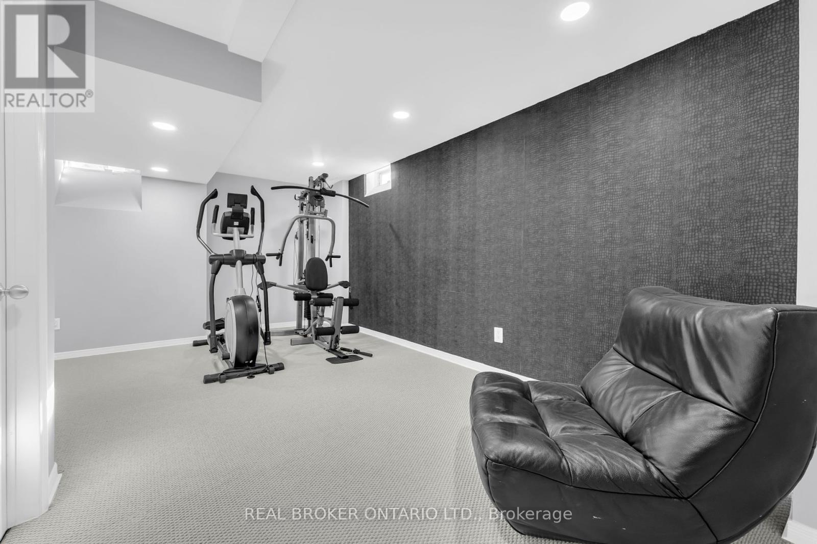 Photo 36 of 2293 Woodcrest Drive, Oakville ON