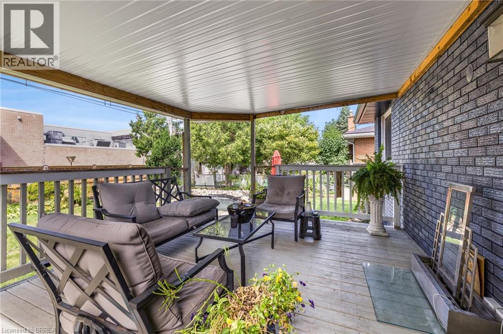 Photo 11 of 29 Whitehead Street, Brantford ON