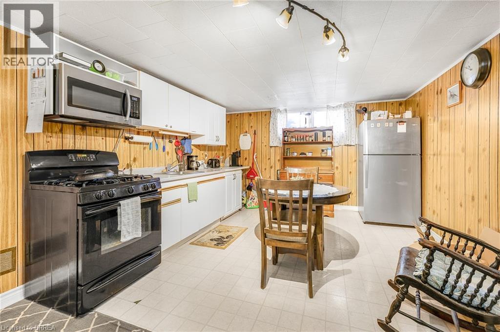 Photo 15 of 29 Whitehead Street, Brantford ON