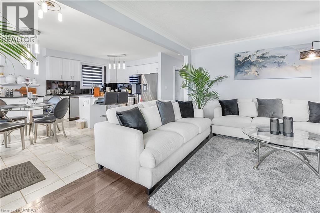 Photo 4 of 29 Whitehead Street, Brantford ON