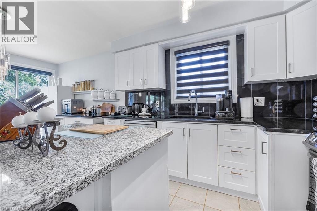 Photo 6 of 29 Whitehead Street, Brantford ON