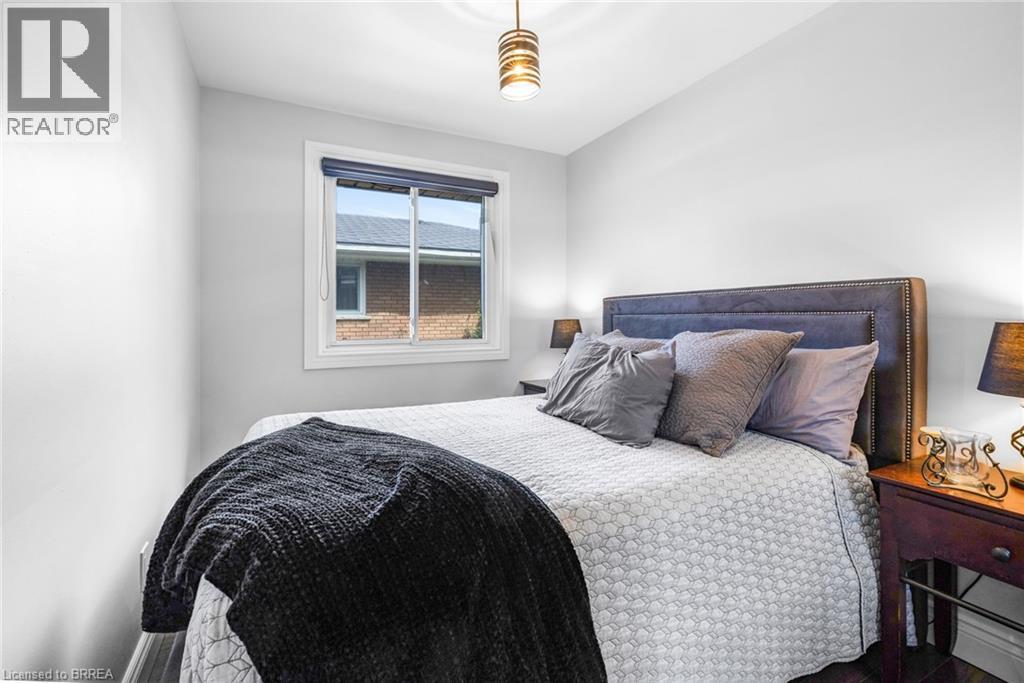 Photo 8 of 29 Whitehead Street, Brantford ON