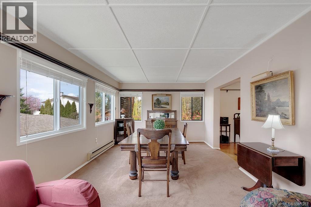 Photo 13 of 1080 Holly Park Rd, Central Saanich BC