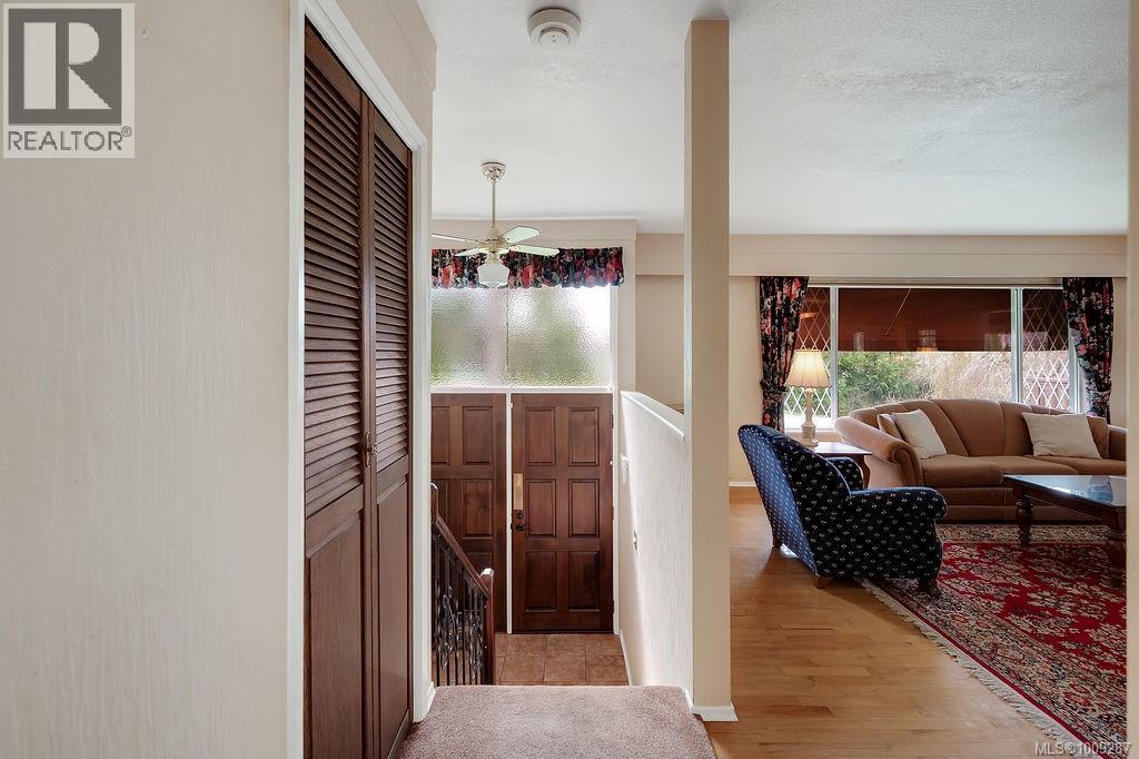 Photo 18 of 1080 Holly Park Rd, Central Saanich BC