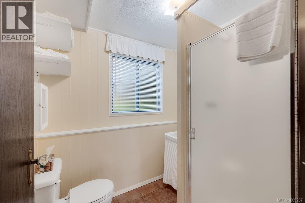 Photo 3 of 1080 Holly Park Rd, Central Saanich BC