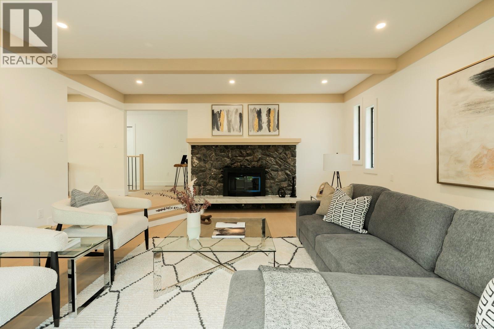 Photo 13 of 1873 San Juan Ave, Saanich BC