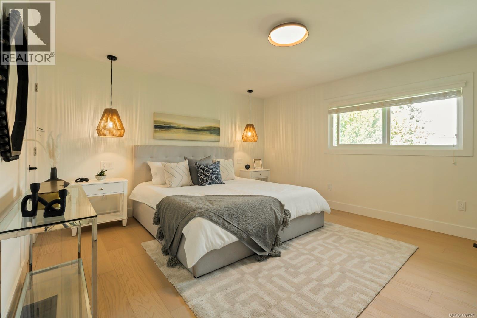 Photo 18 of 1873 San Juan Ave, Saanich BC