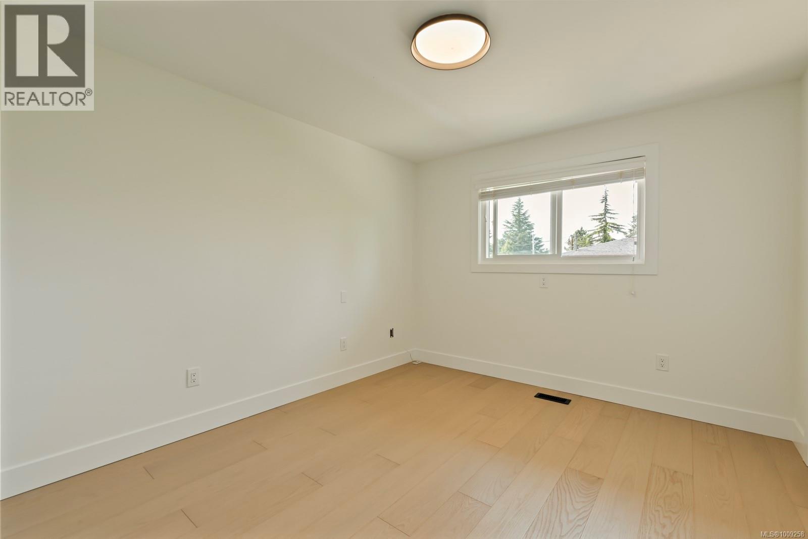 Photo 24 of 1873 San Juan Ave, Saanich BC