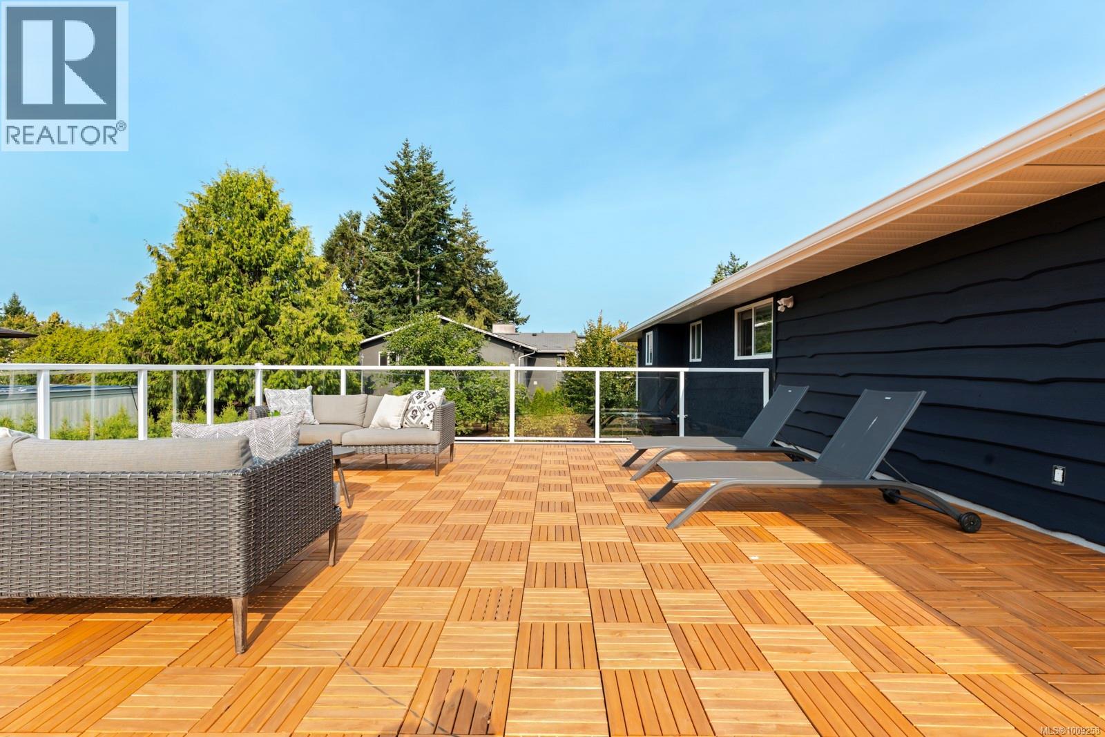 Photo 28 of 1873 San Juan Ave, Saanich BC