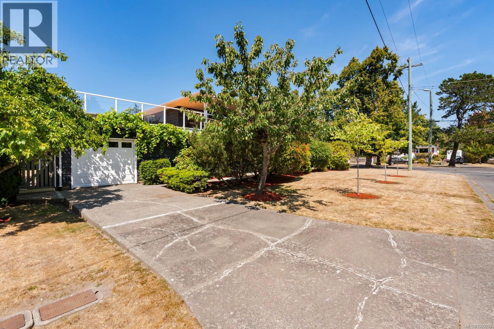 Photo 43 of 1873 San Juan Ave, Saanich BC
