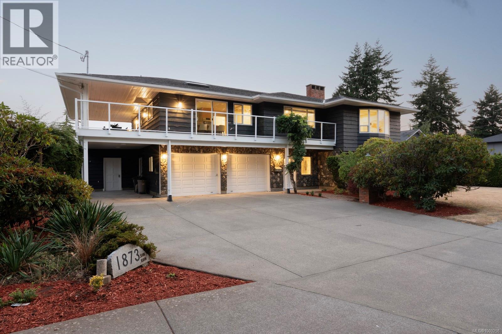 Photo 50 of 1873 San Juan Ave, Saanich BC