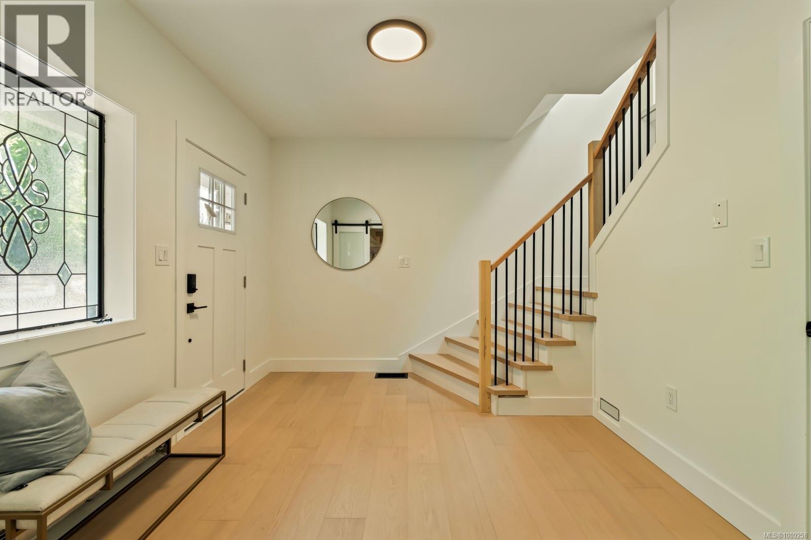 Photo 6 of 1873 San Juan Ave, Saanich BC