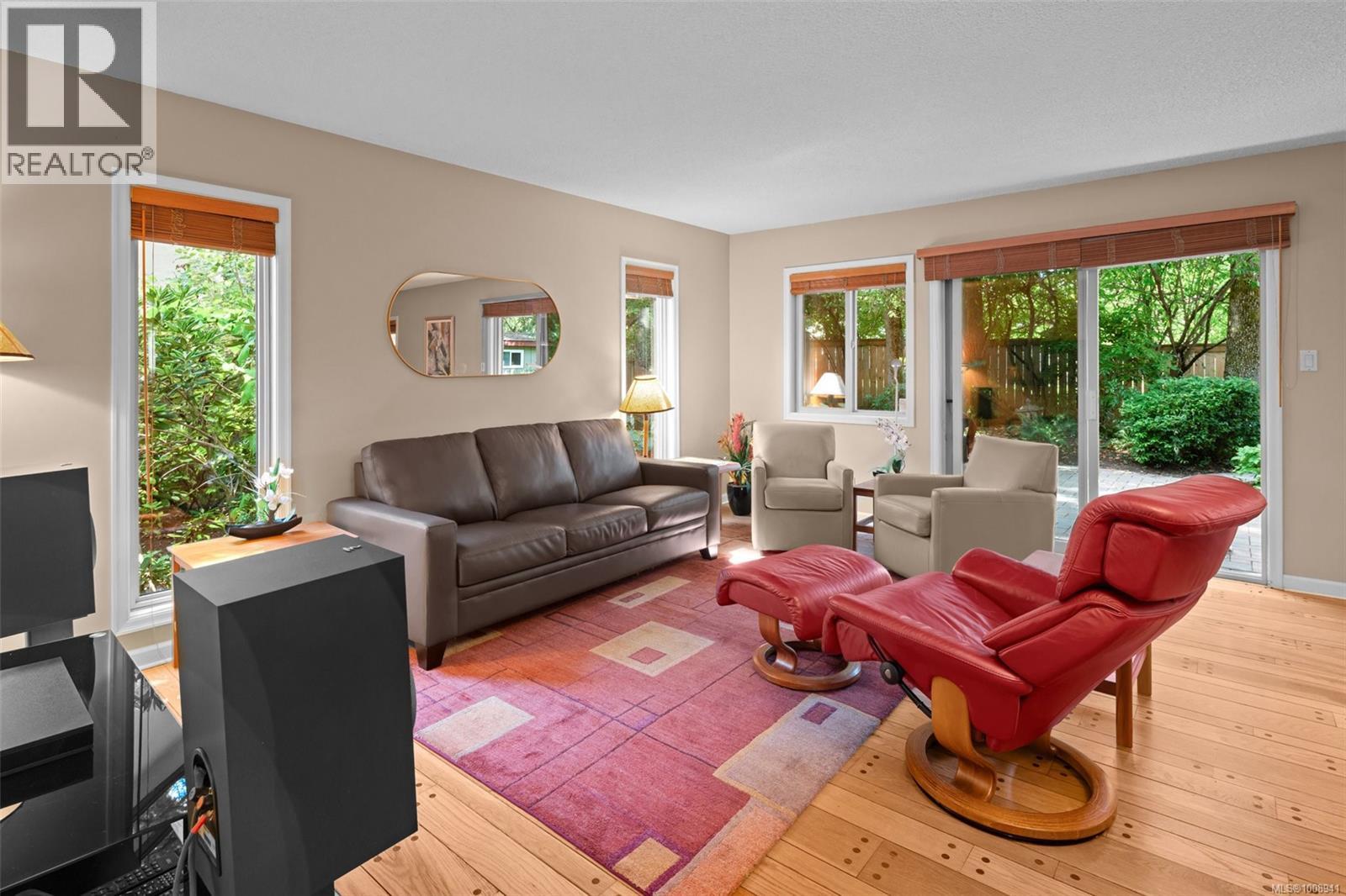 Photo 16 of 4216 Lynnfield Cres, Saanich BC