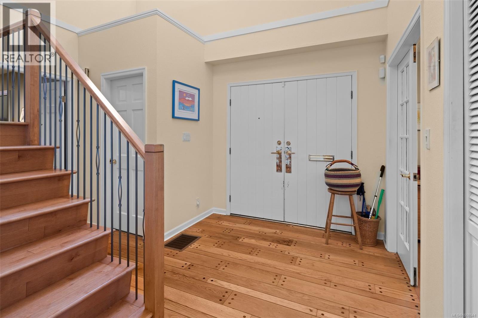 Photo 11 of 4216 Lynnfield Cres, Saanich BC