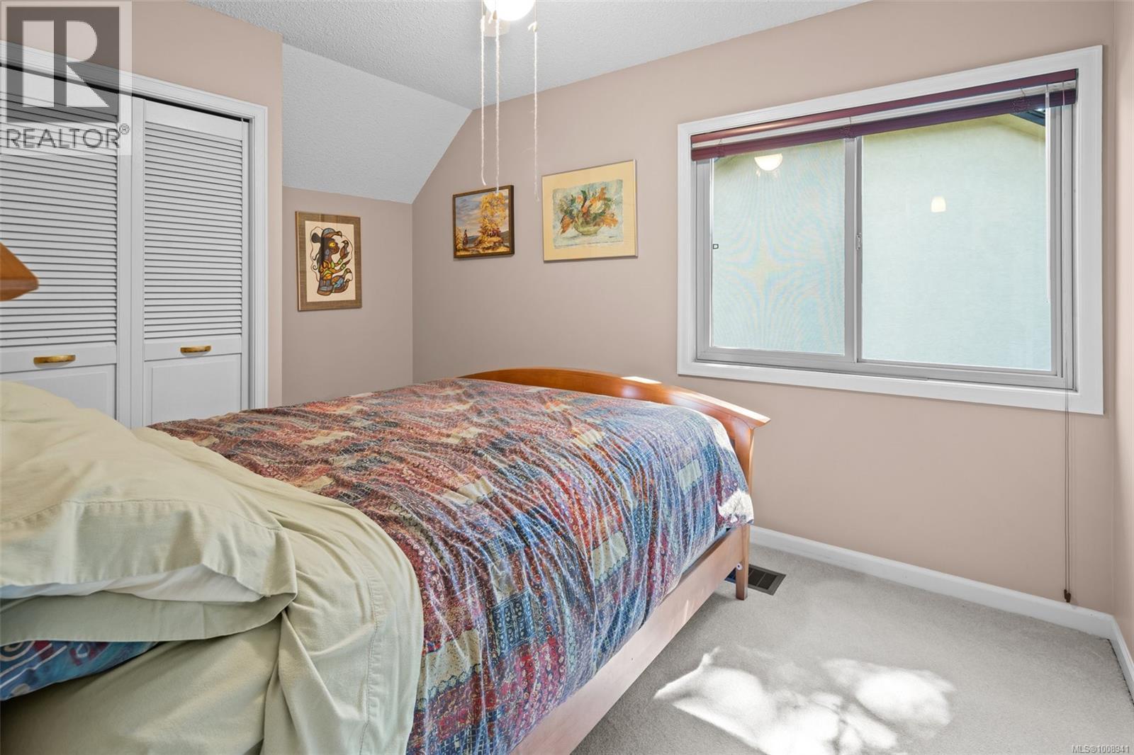 Photo 39 of 4216 Lynnfield Cres, Saanich BC