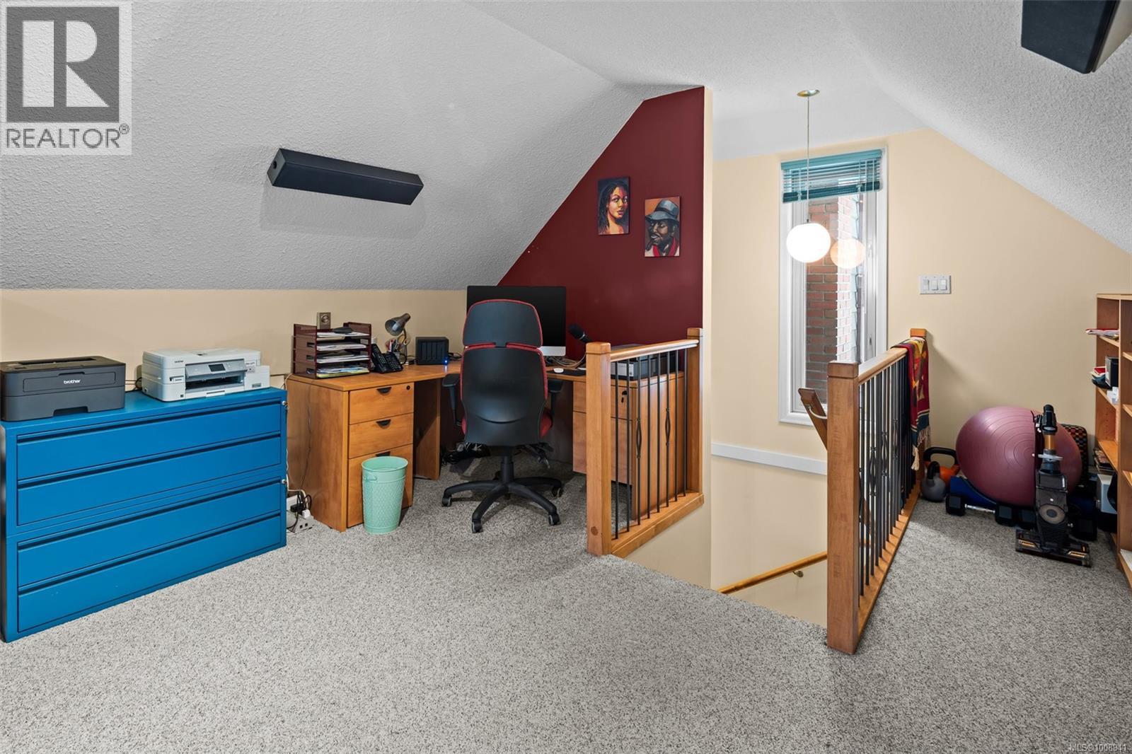 Photo 7 of 4216 Lynnfield Cres, Saanich BC