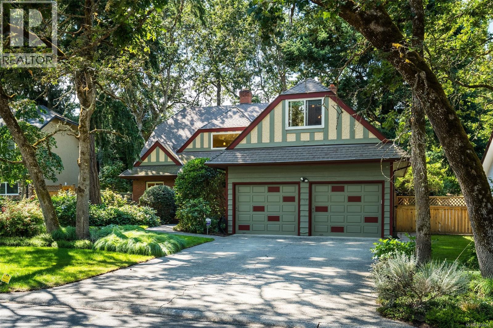 Photo 26 of 4216 Lynnfield Cres, Saanich BC