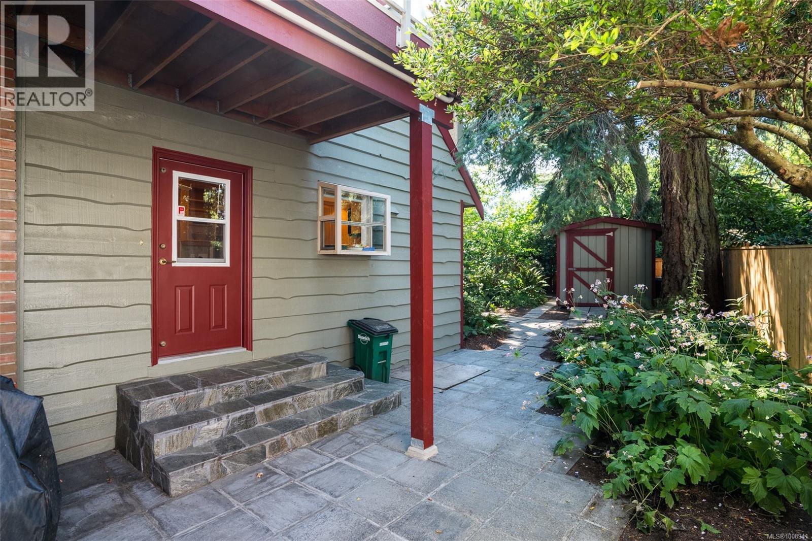 Photo 14 of 4216 Lynnfield Cres, Saanich BC
