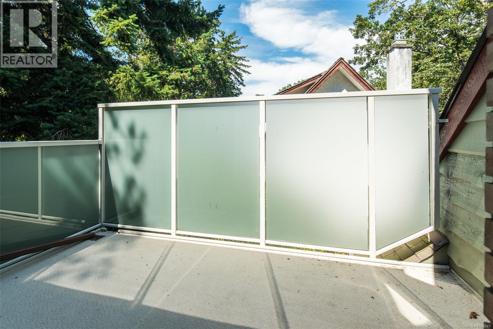 Photo 1 of 4216 Lynnfield Cres, Saanich BC
