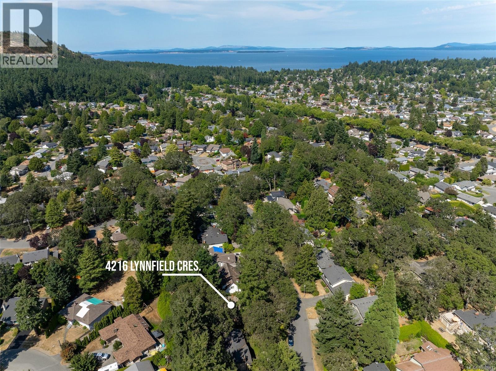 Photo 36 of 4216 Lynnfield Cres, Saanich BC