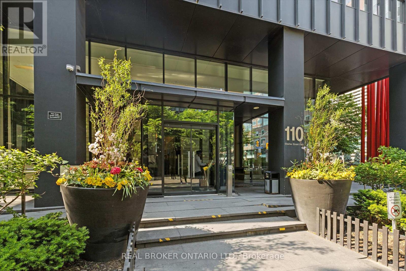 Photo 3 of Ph 4403 110 Charles Street E, Toronto ON