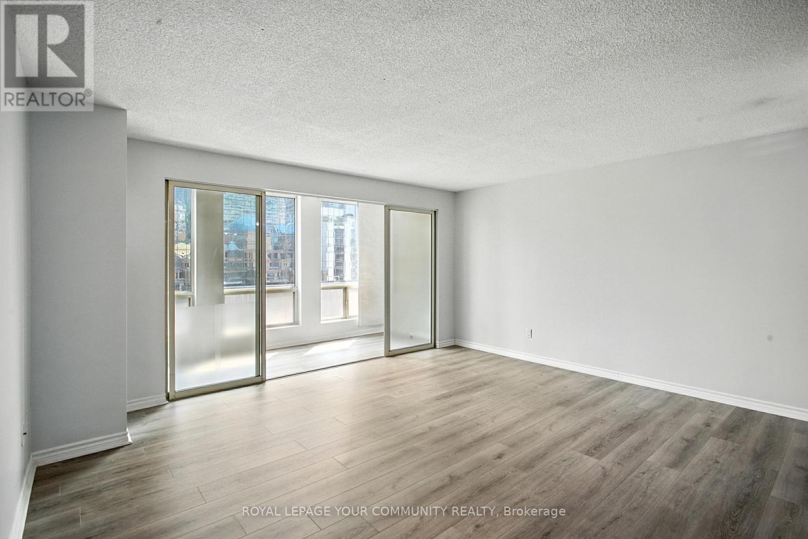 Photo 14 of 1103 25 Grenville Street, Toronto ON