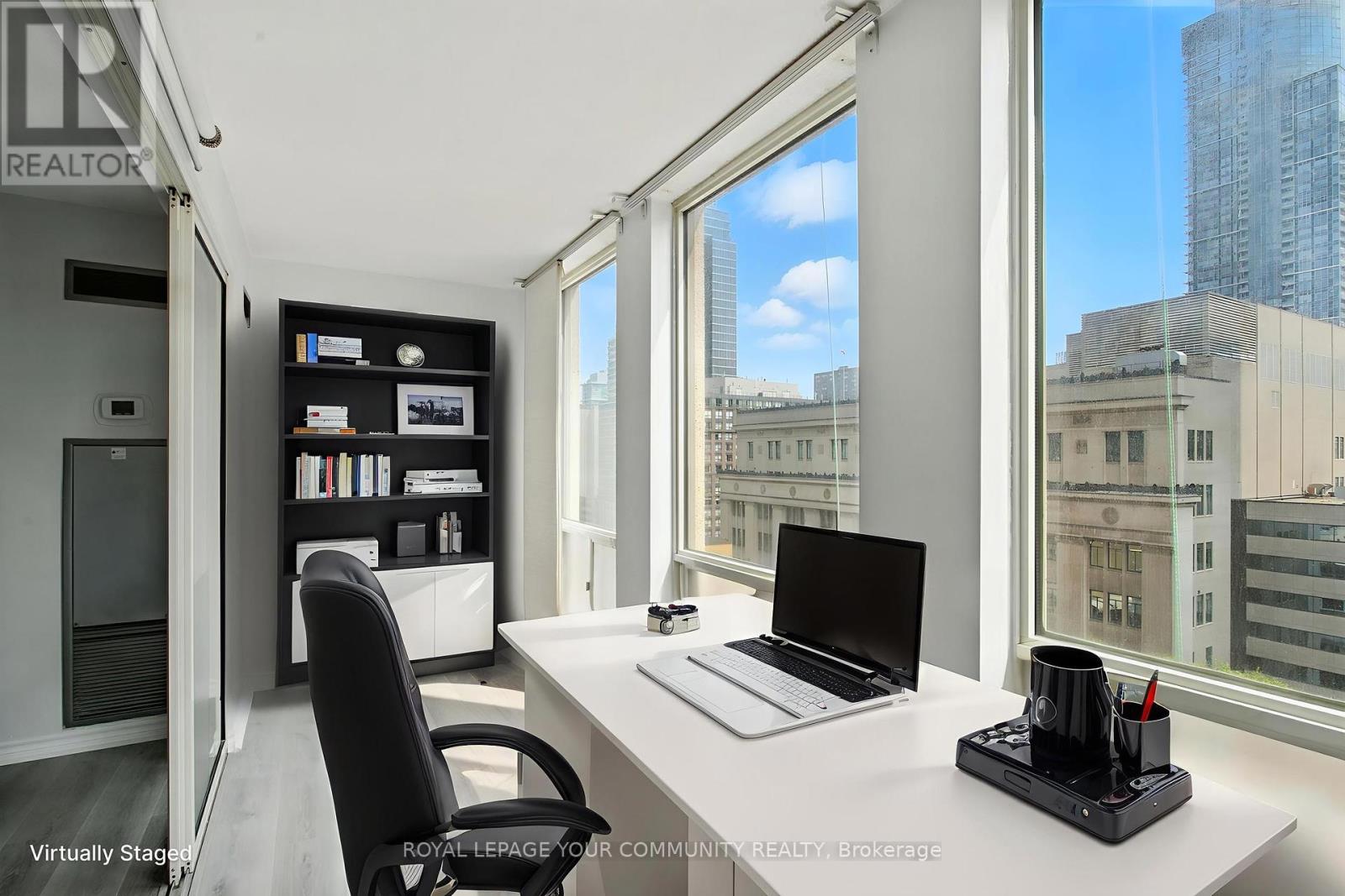 Photo 5 of 1103 25 Grenville Street, Toronto ON