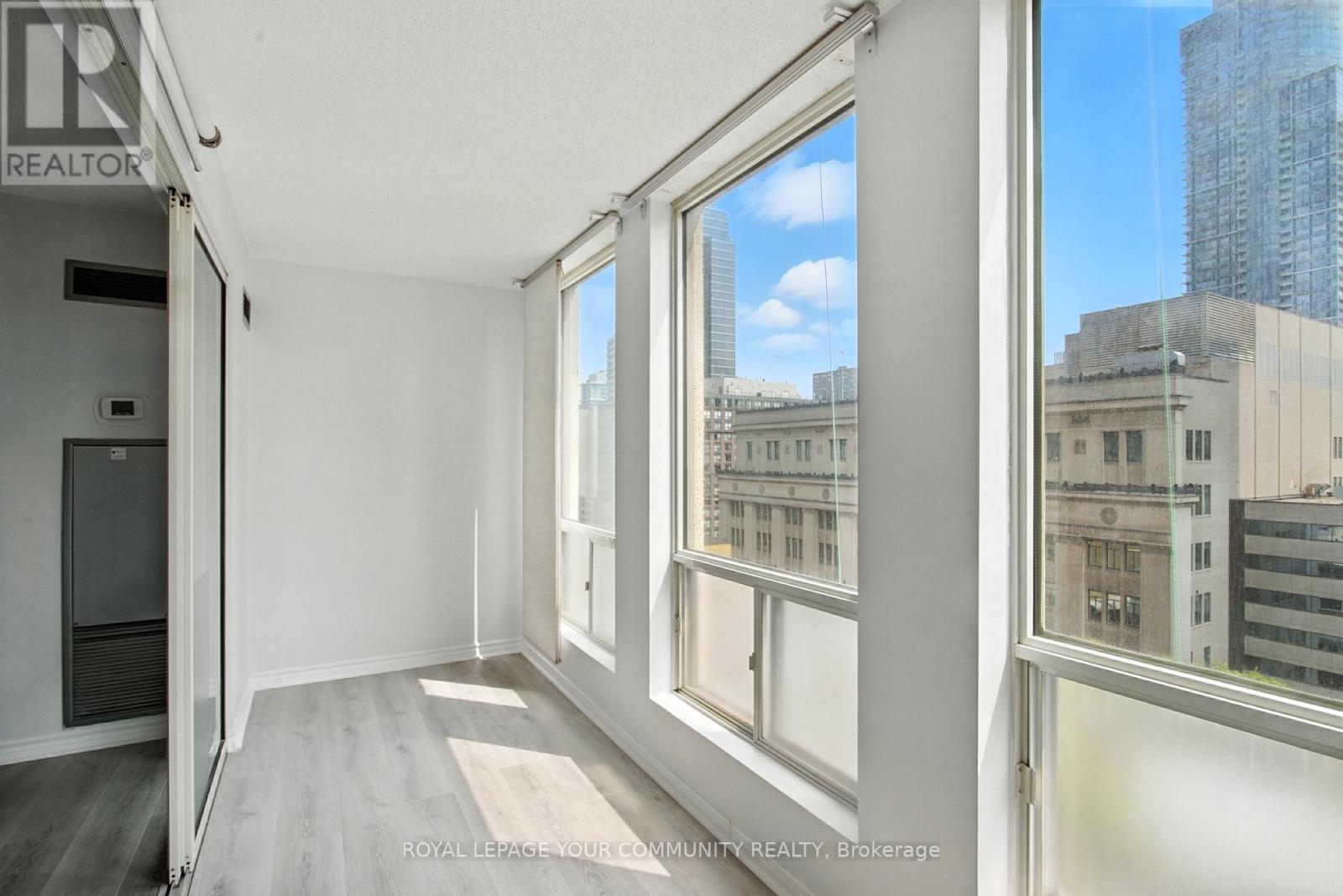 Photo 25 of 1103 25 Grenville Street, Toronto ON
